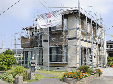 やはり、お家の外壁塗装・屋根塗装は“住宅塗装を専門”とする塗装会社がベスト。